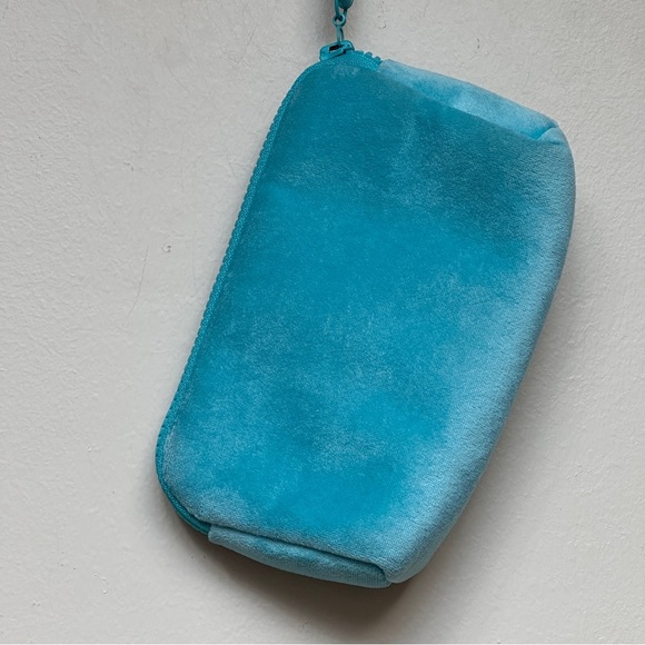 Dolce & Gabbana Blue Velour Zip Case with Wrist Strap - Picture 3 of 9